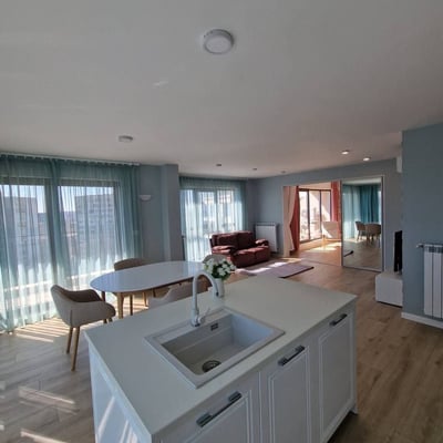 Rent of a bright and warm 3-room apartment, 175 m², Briz, Varna, Bulgaria